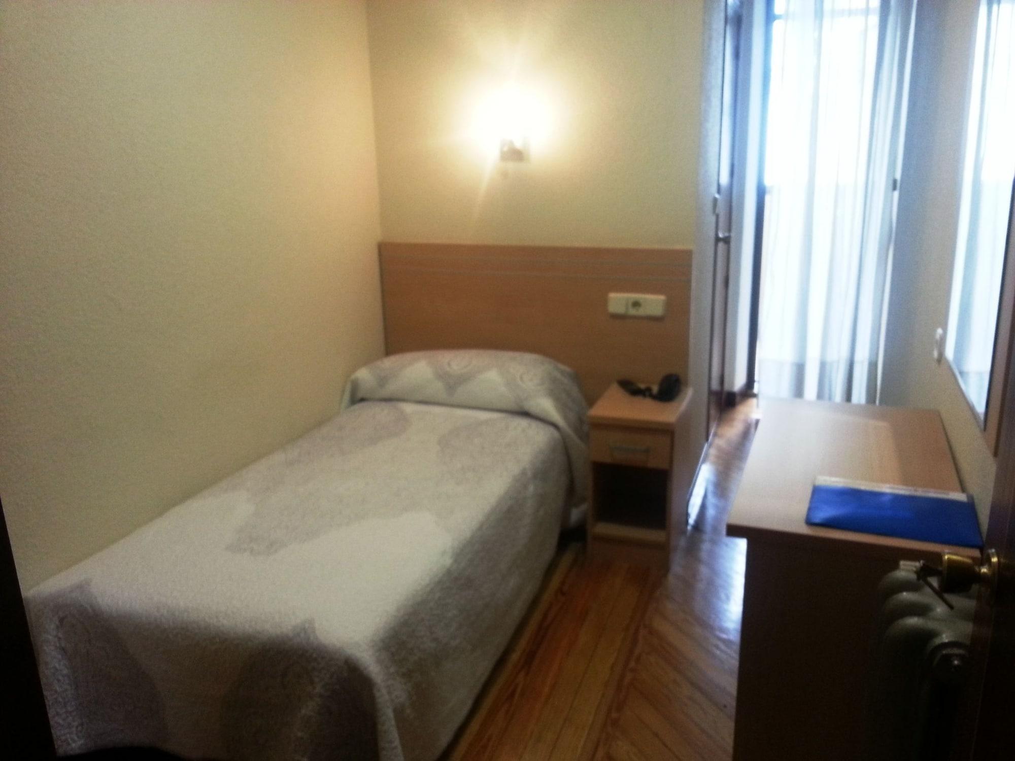 Hostal Avenida Μαδρίτη Εξωτερικό φωτογραφία