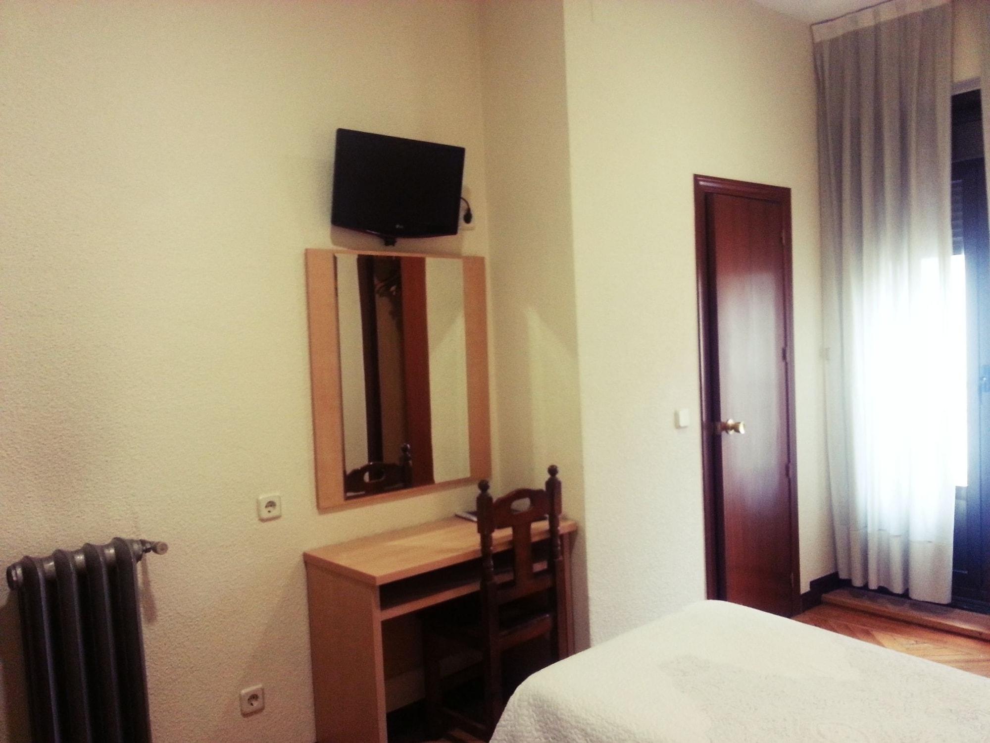 Hostal Avenida Μαδρίτη Εξωτερικό φωτογραφία