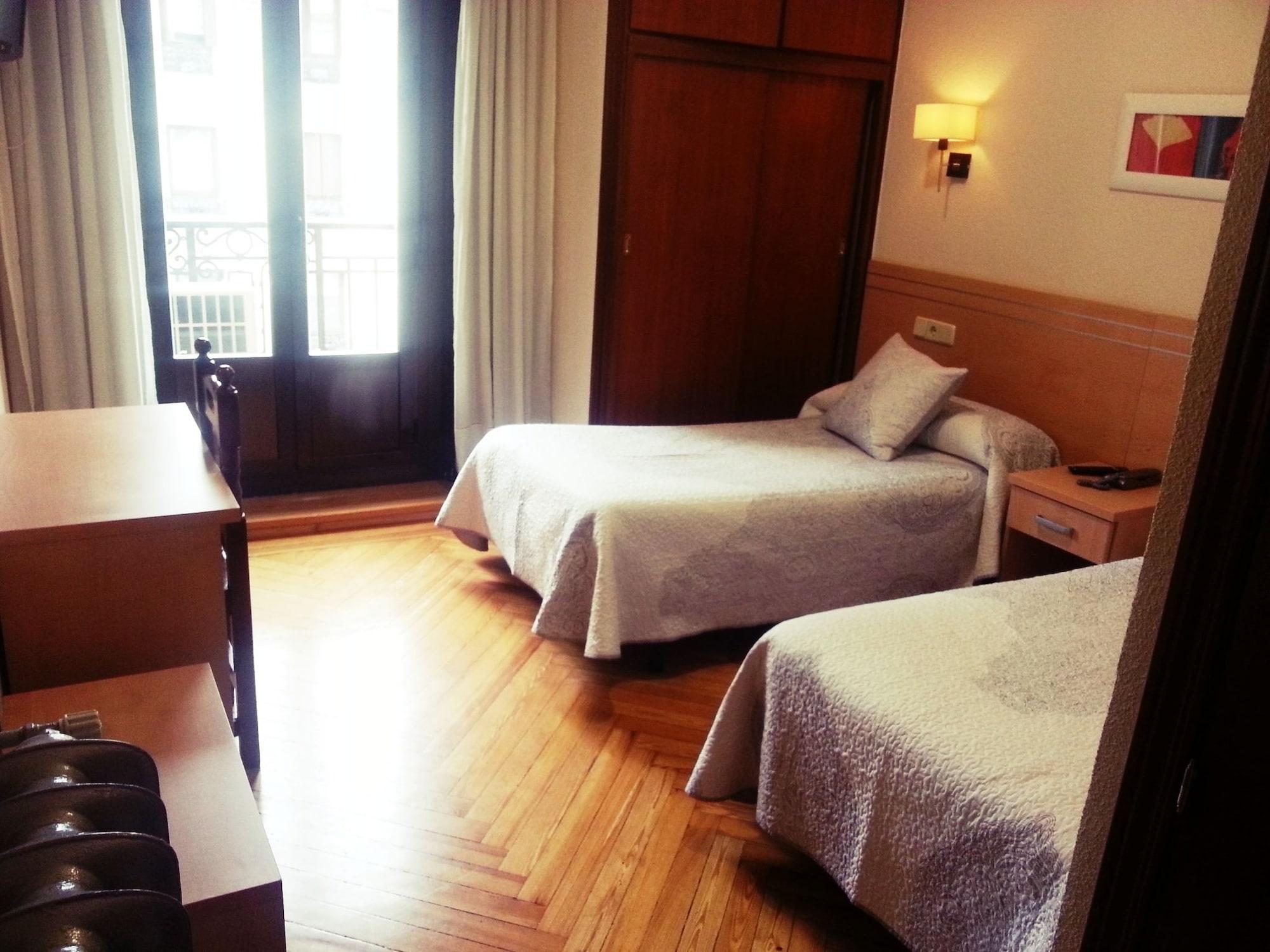 Hostal Avenida Μαδρίτη Εξωτερικό φωτογραφία