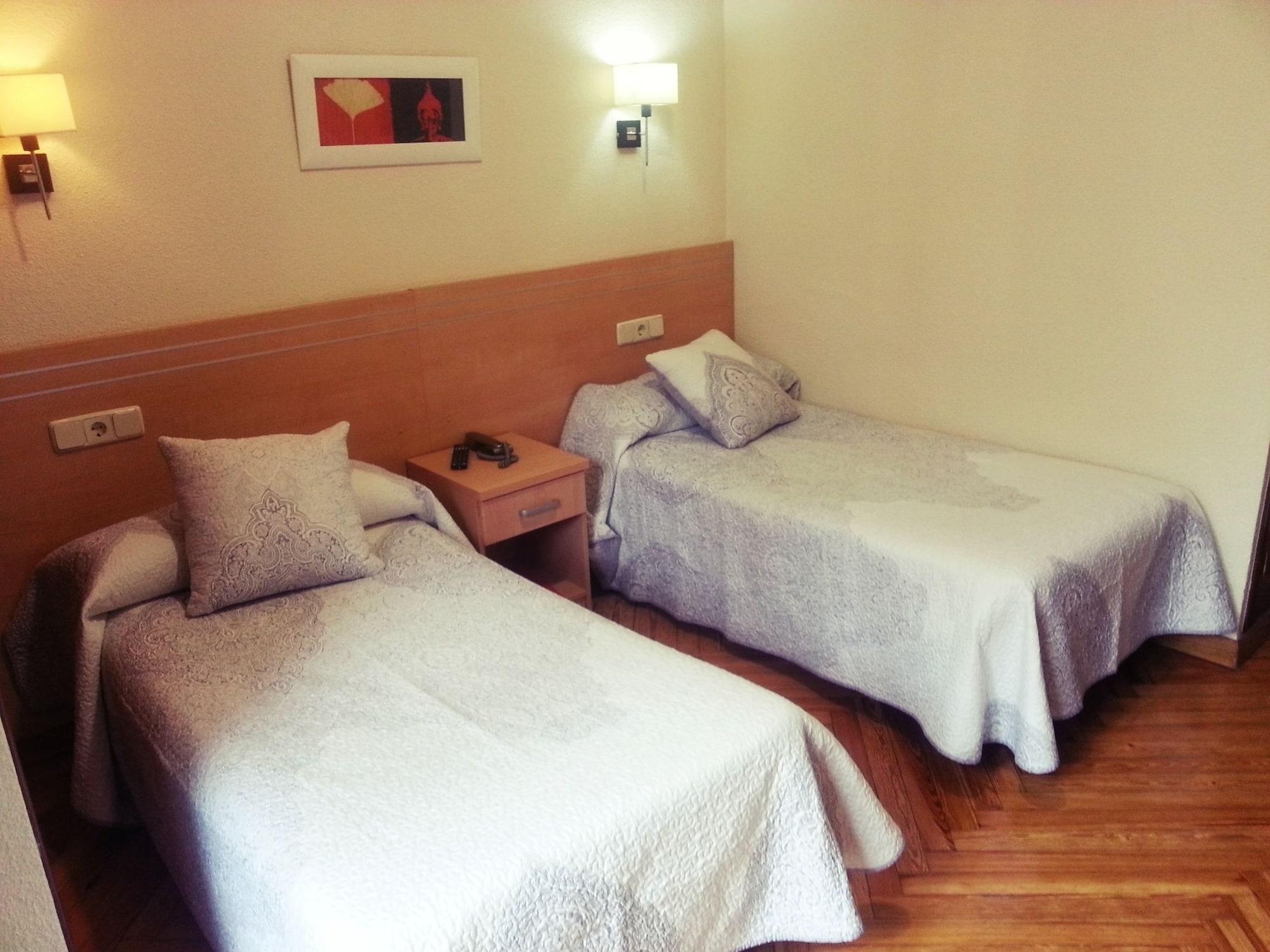 Hostal Avenida Μαδρίτη Εξωτερικό φωτογραφία