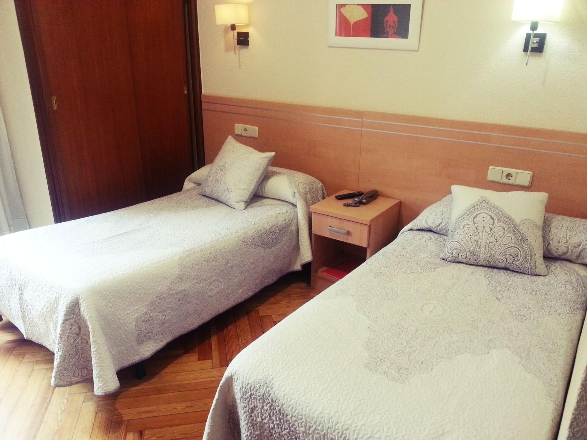 Hostal Avenida Μαδρίτη Εξωτερικό φωτογραφία