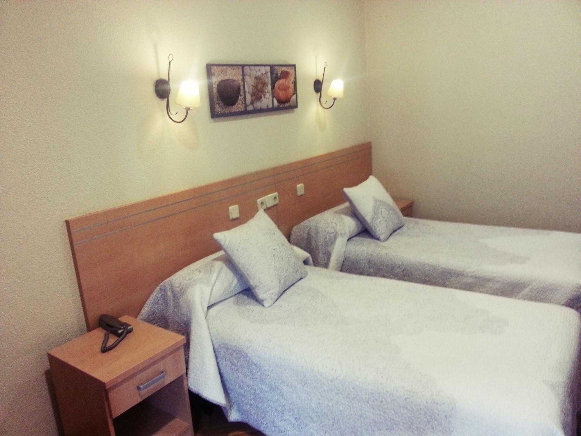 Hostal Avenida Μαδρίτη Εξωτερικό φωτογραφία