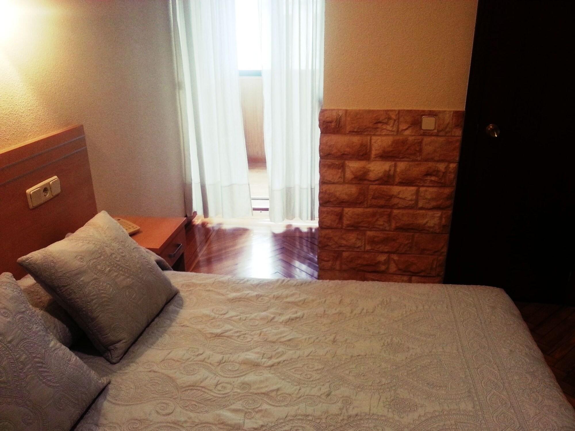 Hostal Avenida Μαδρίτη Εξωτερικό φωτογραφία
